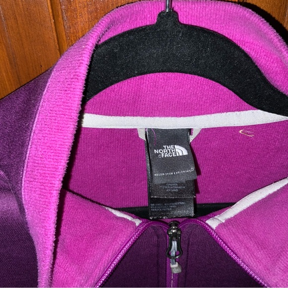 Medium Weight North Face Jacket Size Large - Picture 2 of 3